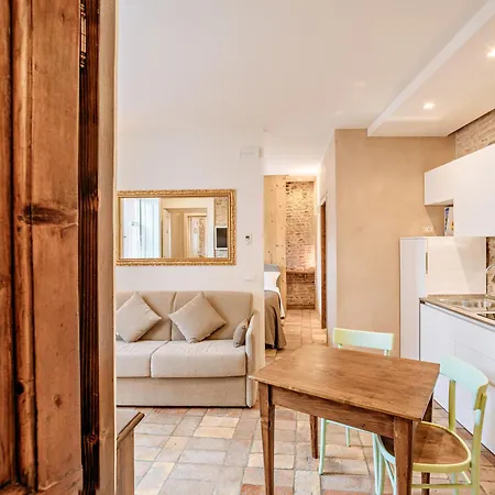 Residenza I Platani 圣阿兹吉罗迪奥