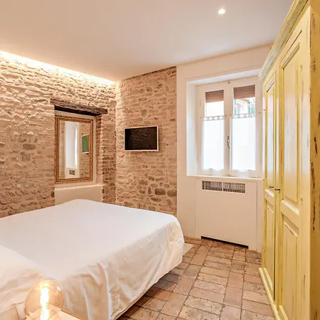 Residenza I Platani * 圣阿兹吉罗迪奥